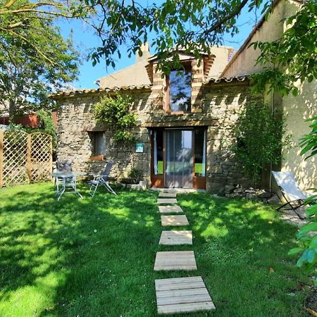 La Petite Maison Dans La Prairie Cassaignes Exterior foto